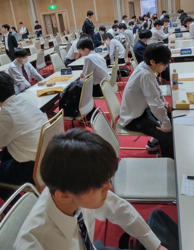 ずらりと並んだ対局の様子