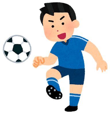 リフティングする男の子