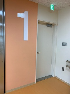 1階