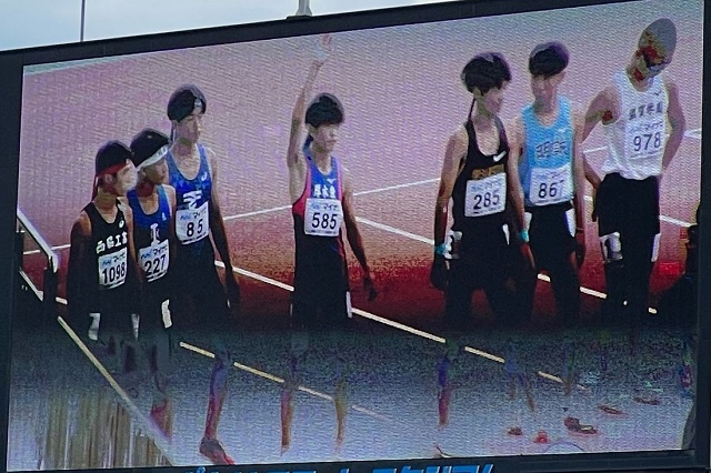 決勝1500mスタート前