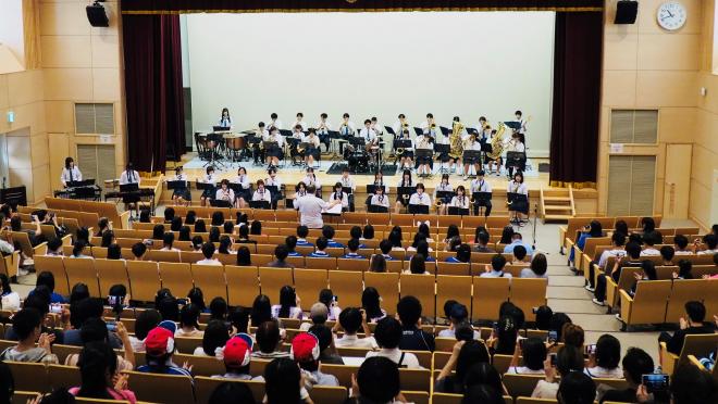 王華祭演奏