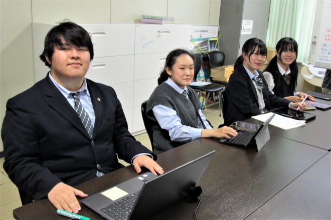 マーケッティング部員