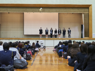 生徒会本部役員の自己紹介