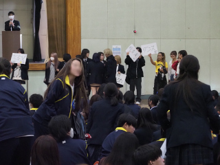 部活動見学へ