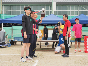 優勝のトロフィーです