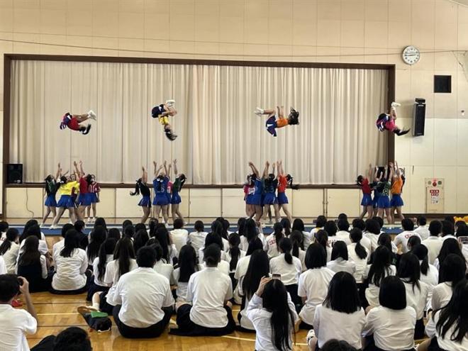 前夜祭チア部01