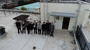 水槽前で記念撮影