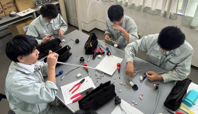 R7年度　住環境出前授業（受講の様子）