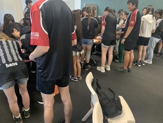 オーストラリア