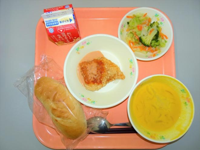 給食の写真