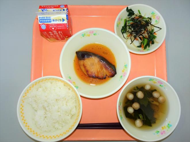 給食の写真