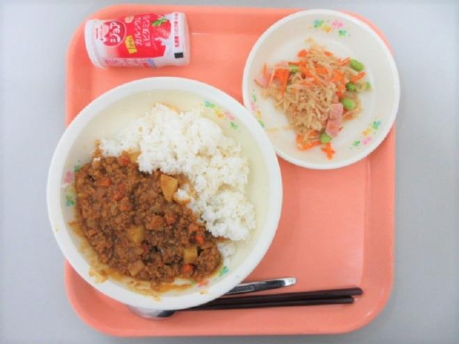 給食の写真