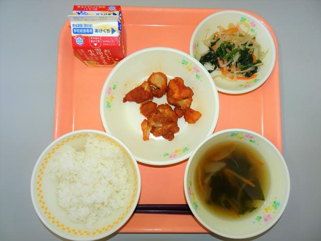 給食の写真