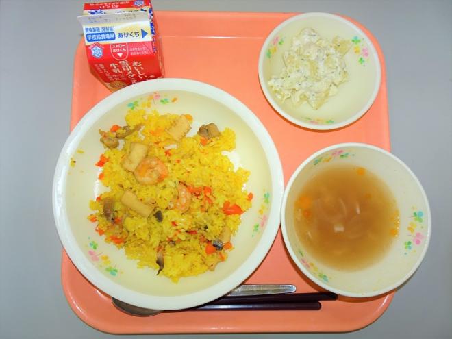 給食の写真