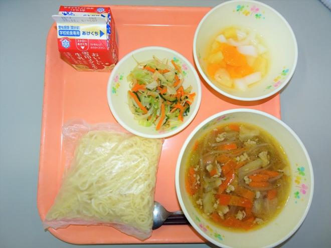 給食の写真