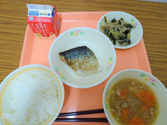 給食の写真