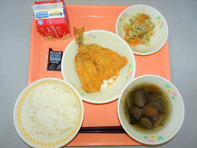 給食の写真