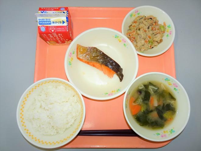 給食の写真