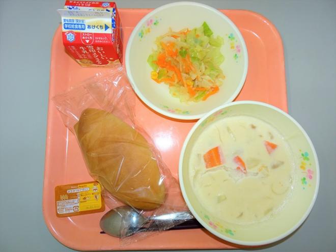 給食の写真