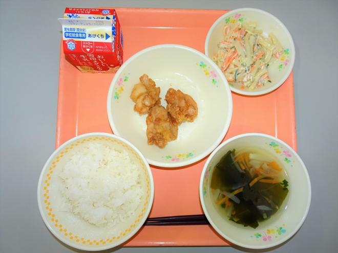 給食の写真