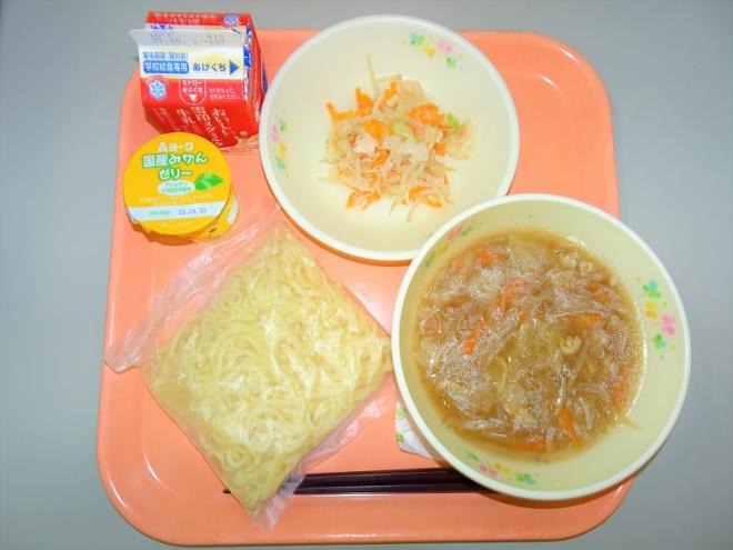 給食の写真