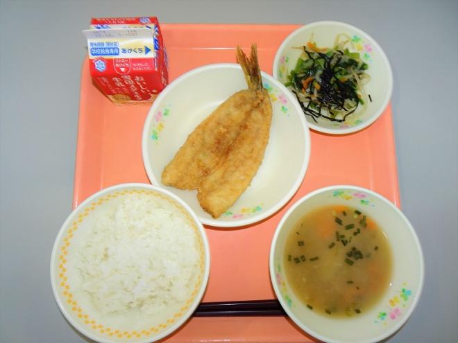 給食の写真