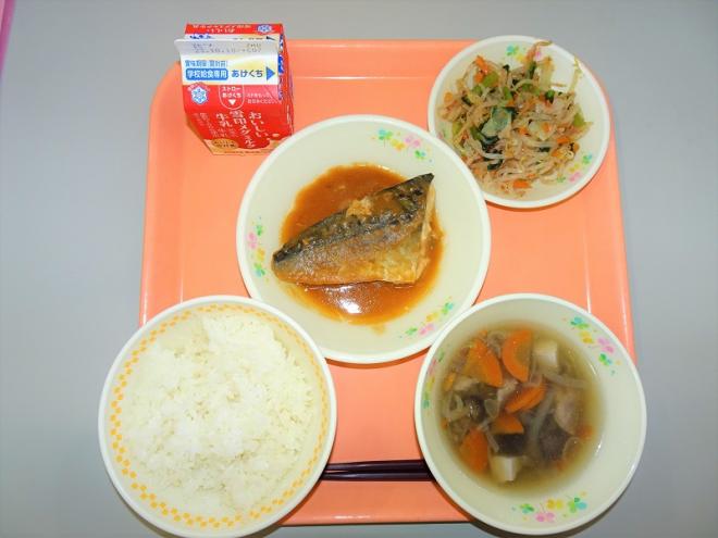 給食の写真