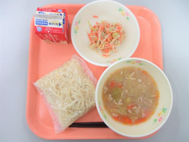 給食の写真