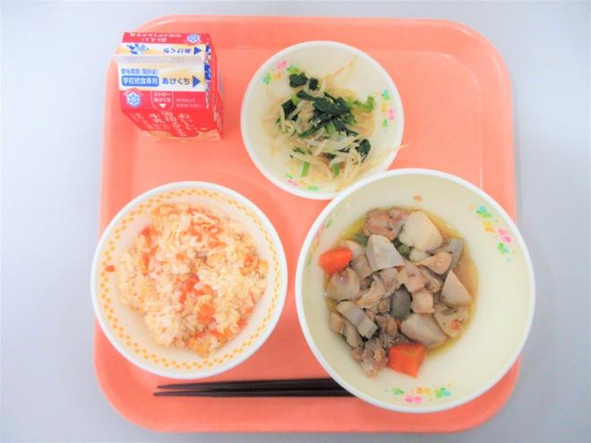 給食の写真