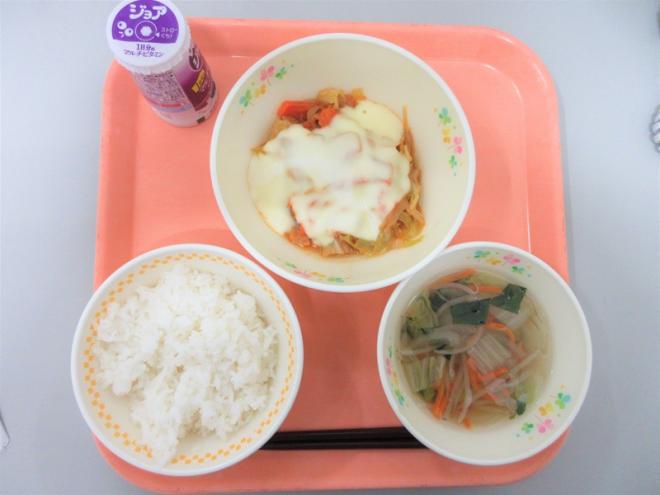 給食の写真