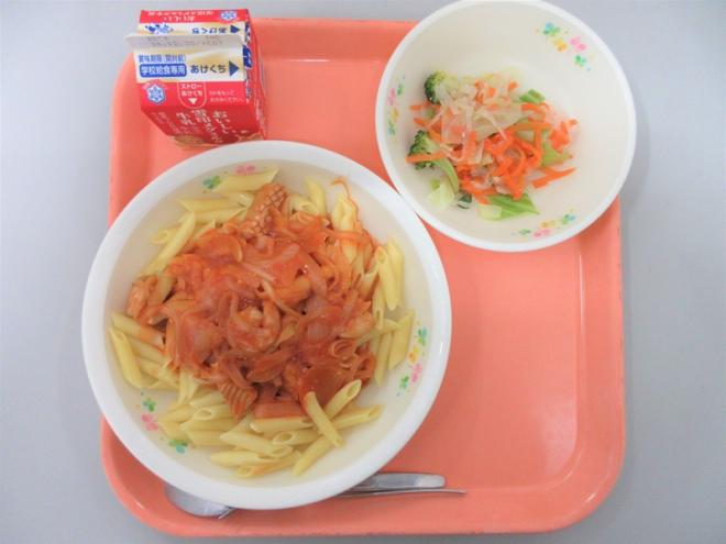 給食の写真