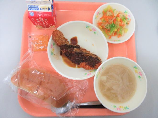 給食の写真