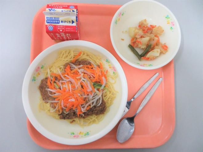 給食の写真