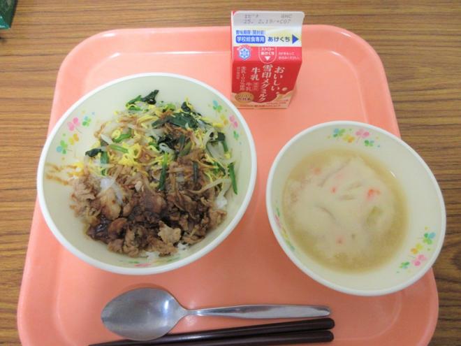 給食の写真