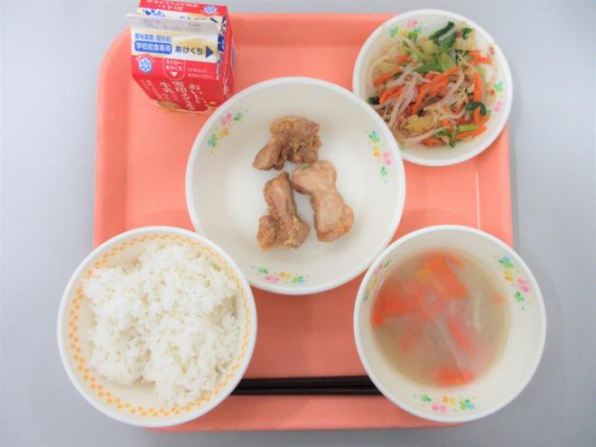 給食の写真