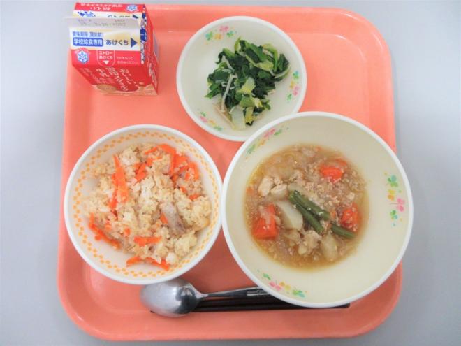 給食の写真