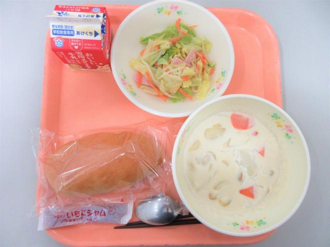 給食の写真
