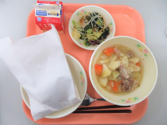 給食の写真