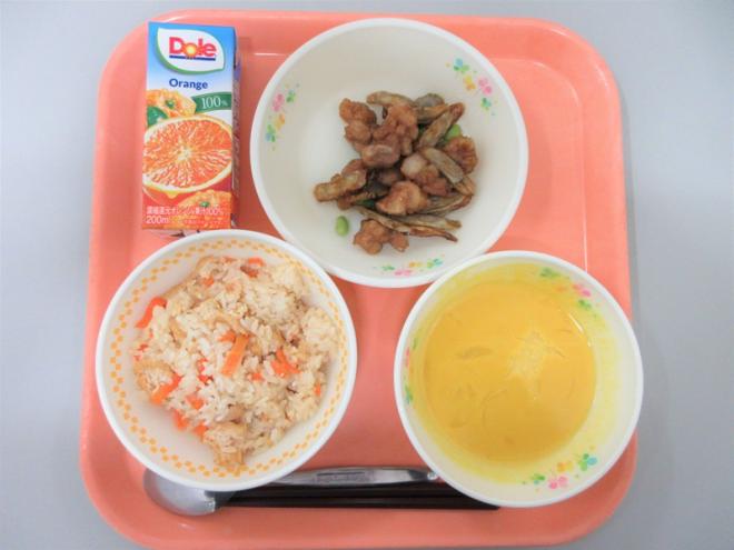 給食の写真