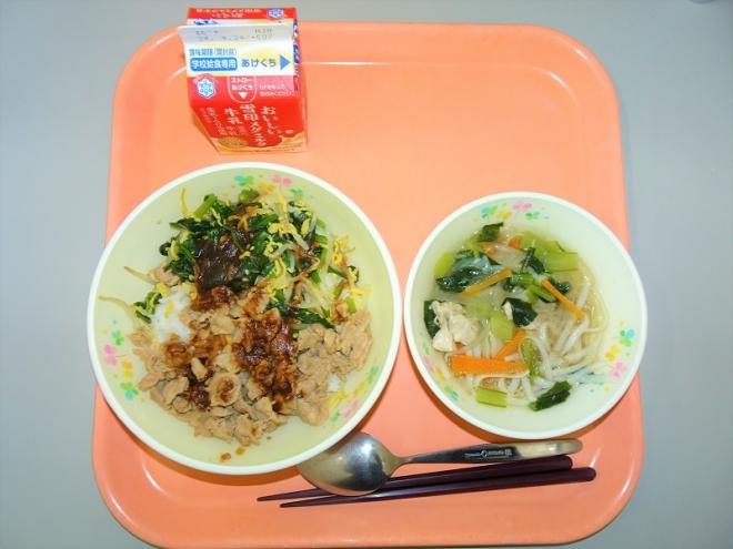 給食の写真