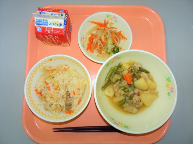 給食の写真