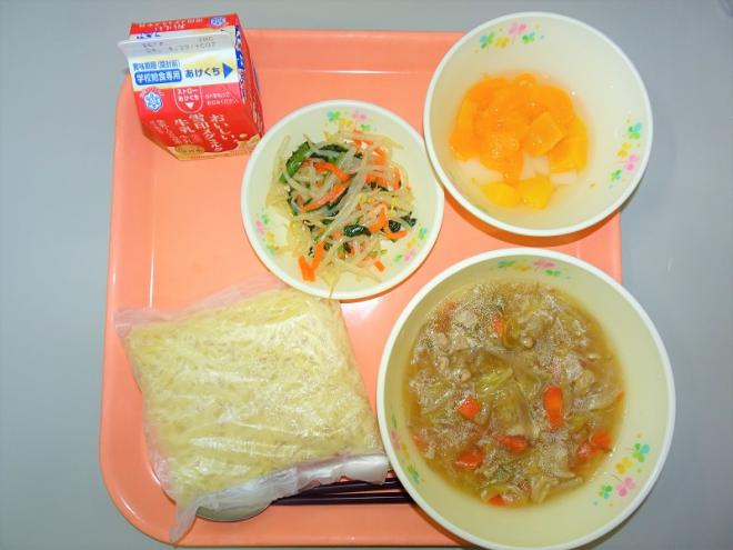 給食の写真