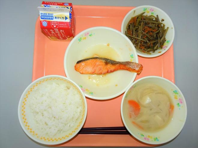 給食の写真