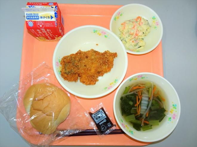 給食の写真
