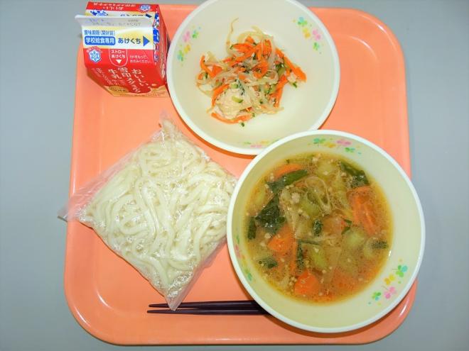 給食の写真