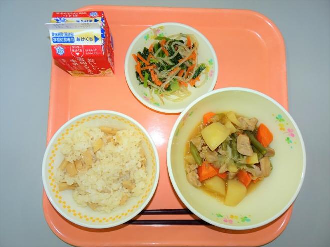 給食の写真