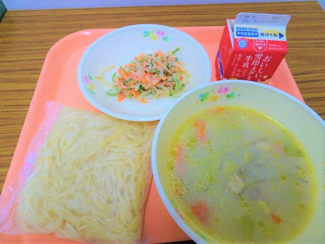 給食の写真