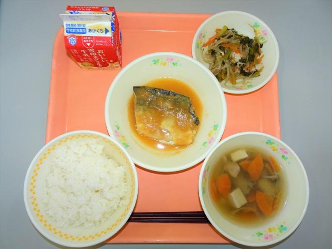 給食の写真