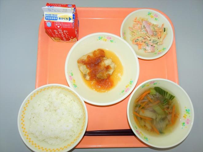 給食の写真