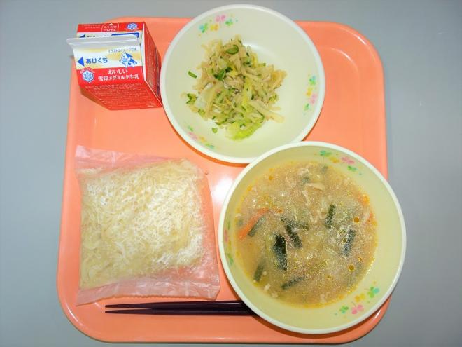 給食の写真